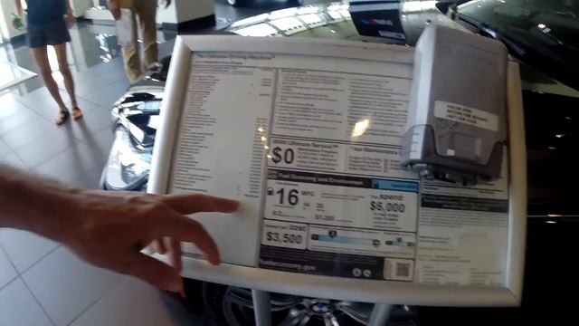 США. Автосалон BMW, Цены на новые автомобили, Желтая малютка :) смотреть онлайн