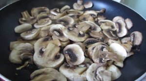 Паста с индейкой и грибами в сметанном соусе/Идеальный быстрый и вкусный ужин