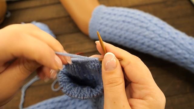 Гольфы «Теплые объятия» спицами ? Knitted knee socks