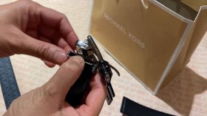 How to remove Michael Kors Reversible Belt from Buckle Cut and Unbox with Me