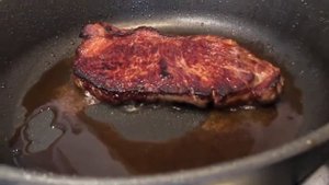 Как вкусно приготовить мраморную говядину дома на сковороде.