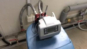 Как установить станцию умягчения воды, умягчитель соли, для известняка воды Монтаж умягчителя ГЕЙЗЕ