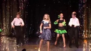 Новогодний рок-н-ролл. Детская студия "Гранат".