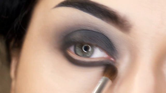 Вечерний макияж с помощью минеральных теней ROEK Minerals смотреть онлайн