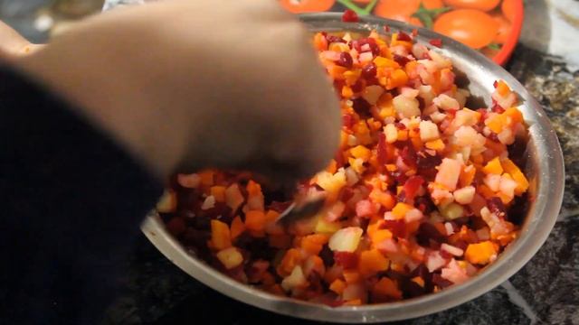 Винегрет с фасолью и зелёным горошком. Полезно и сытно всего за 3 минуты. смотреть онлайн