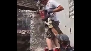 Если бур попал в арматуру