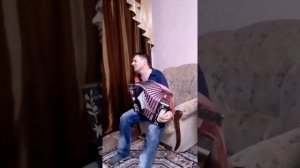 Песня "Сердце старость признавать не хочет" под гармонь