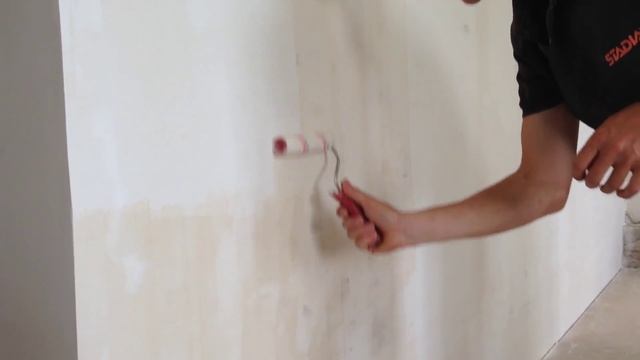 ГРУНТОВКА СТЕН ПЕРЕД ПОКРАСКОЙ! СВОИМИ РУКАМИ! (#Стройка Руками) смотреть онлайн