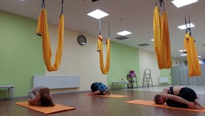 Йога в гамаках, аэройога