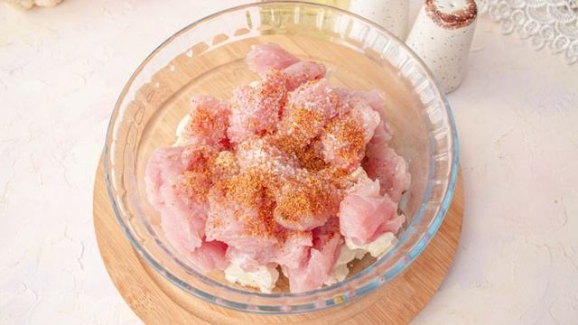 Запеканка из цветной капусты с индейкой и сыром
