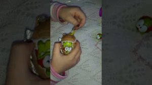 НАШЕ ПЕРВОЕ ВИДЕО!!! ОТКРЫВАЕМ БЮДЖЕТНЫЕ ШОКОЛАДНЫЕ ЯЙЦА АМ-НЯМ.