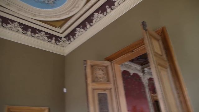 У НАС В ГОСТЯХ ЛЮДА ИЗ КАЛУГИ . ГРИВНА И РУБЛЬ . смотреть онлайн