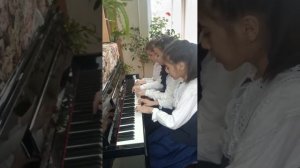М. Шмитц "Старая карусель в Париже" (ансамбль для фортепиано в 6 рук)