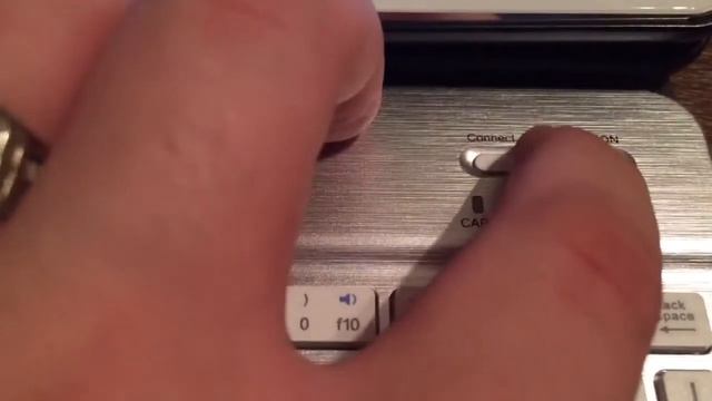 Nulaxy Wireless Bluetooth Keyboard w/ W-Stand Review