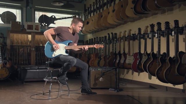 Hunter Hayes plays through a Dumble Overdrive Deluxe смотреть онлайн