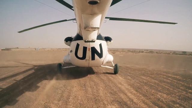 Взлёт Ми-8 с разбегом на левой коррекции. смотреть онлайн