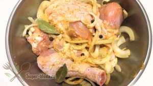 Курица в мультиварке в фольге . Запеченная курица в мультиварке Редмонд в фольге с луком