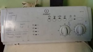 Стиральная машинка Индезит WITP83 cвертикальной загрузкой по...