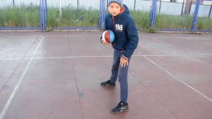 пробежка в баскетболе, два шага в баскетболе, нарушение игрокав баскетболе, Правильный баскетбол,