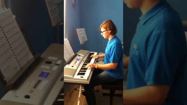 Here, There And Everywhere on a Yamaha DGX 230 by Jonas Folschette смотреть онлайн