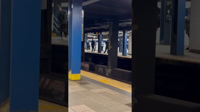 Забастовка бомжа в Америке в метро / homeless strike in the subway