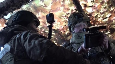 В Кременском лесу на посту находятся бойцы подразделения "Ахмат"