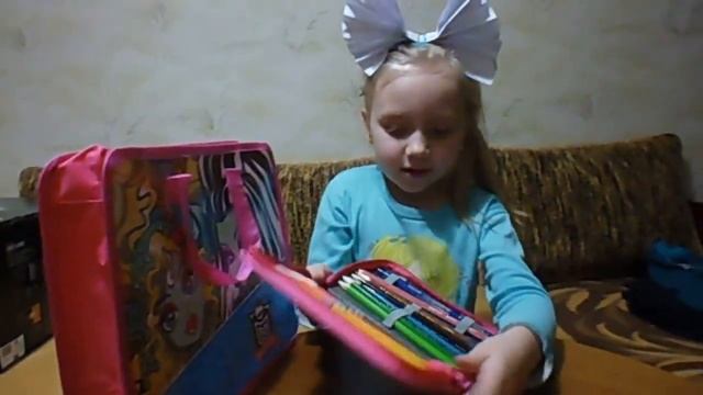 Собираем пенал для занятий в школе Малышки