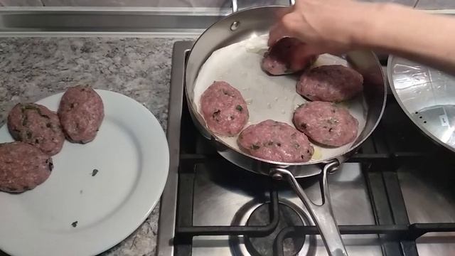 ВКУСНЫЕ КОТЛЕТЫ БЕЗ ХЛЕБА! ДВА СПОСОБА ПРИГОТОВЛЕНИЯ ! смотреть онлайн