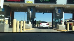 Border Crossing From Ciudad Juarez to El Paso - Interview with Officer