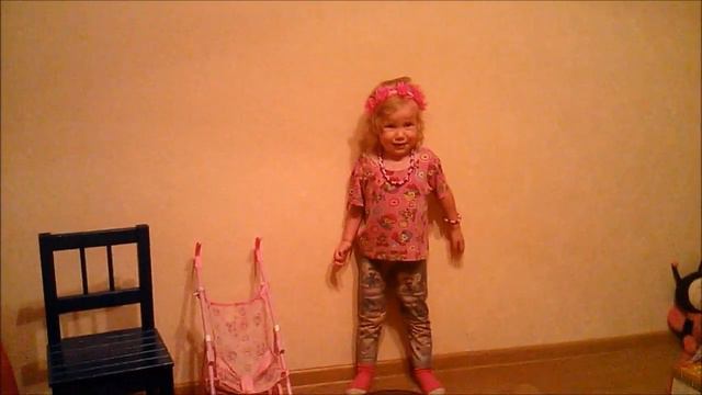 Наша младшая артистка.Кот-автолюбитель.На прогулке.Канал ДОЧКИ-МАТЕРИ. смотреть онлайн