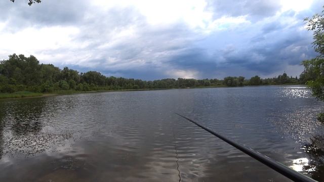 Рыбалка на Днепре! БЕШЕНЫЙ КЛЁВ НА ПОПЛАВОК! Часть 1 смотреть онлайн