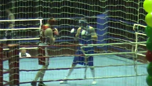 91 кг Вихтюк Дмитрий Киев + Усик Александр Крым ,Ч-т Украины по боксу 23.03.2011 г Харьков смотреть онлайн