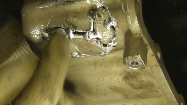 Ремонт картера двигателя авто tig сварка.Restoration of aluminum pallet of welding TIG смотреть онлайн