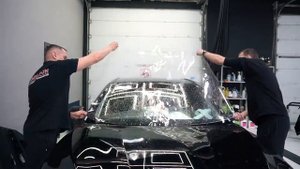 Как забронировать лобовое стекло от сколов