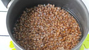 Салат из гречки и овощами на гриле