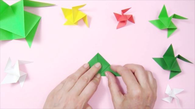 Простая игрушка-вертушка оригами DIY. Легкая вертушка из бумаги. DIY - Простые поделки.