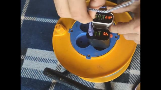 Распаковка Быстрого зарядного устройства и 3А проводов смотреть онлайн