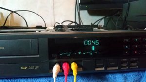 видеомагнитофон  GRUNDIG  GV 240 VPT  HI-FI STEREO  VHS