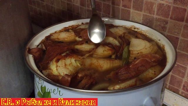 Готовим вкусную свиную варено-копченую грудинку дома.Готовим копченую грудинку дома,без коптильни.