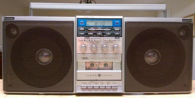 Винтажный  General Electric 3-6035B Stereo Boombox-ТАЙВАНЬ-1982-год