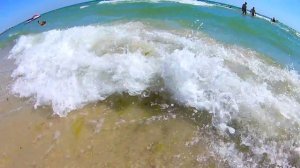 ЖЕЛЕЗНЫЙ ПОРТ! СИТУАЦИЯ на МОРЕ в ЖЕЛЕЗНОМ ПОРТУ! Люди купаются в сильный ШТОРМ!