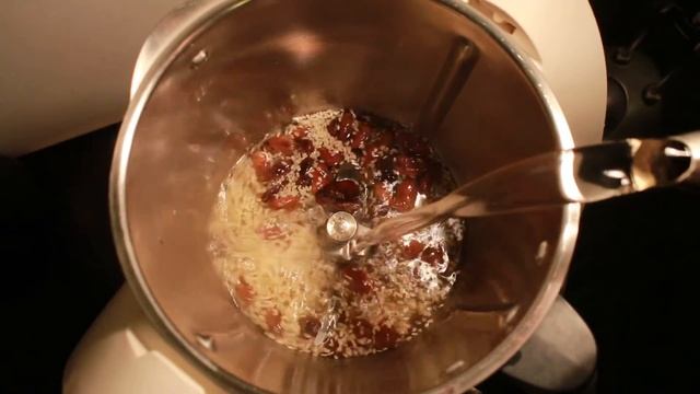 Горяий шоколад на кунжутном молоке из сырых какао-бобов смотреть онлайн