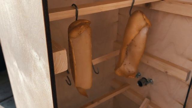 Коптильня холодного копчения. Готовим ребрышки к пиву. смотреть онлайн