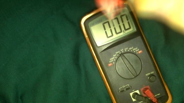 Поджигаем Красный советский конденсатор, или почему К10-7 нужно обязательно менять!