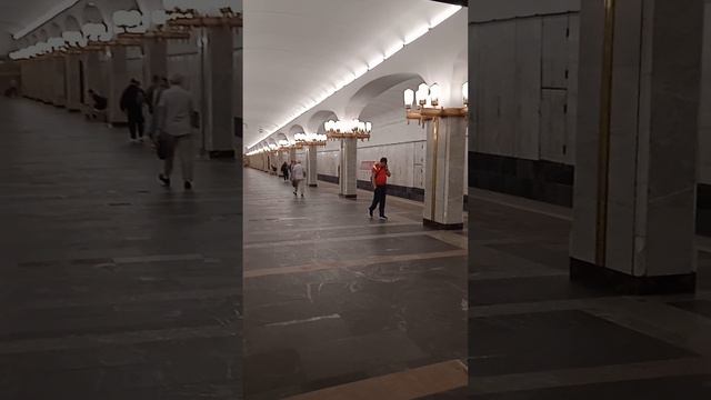 Минск. Поездка в метро