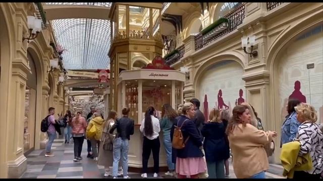 видео-экскурсия:магазины с историей / Чайный дом на Мясницкой/ ГУМ /Петровский пассаж смотреть онлайн