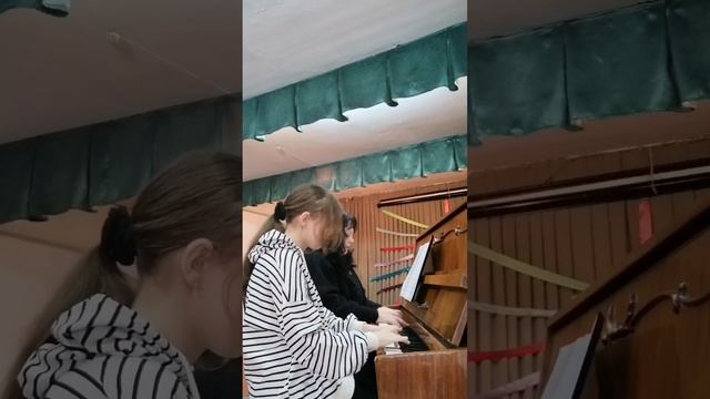 Вероніка Грушова, Т.М.Костенко вальс із кінофільму "Бережись автомобіля" А. Петров. смотреть онлайн