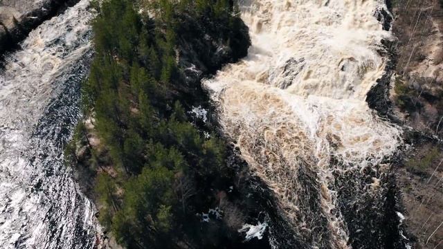 Гирвас: потухший вулкан и работающий водопад смотреть онлайн