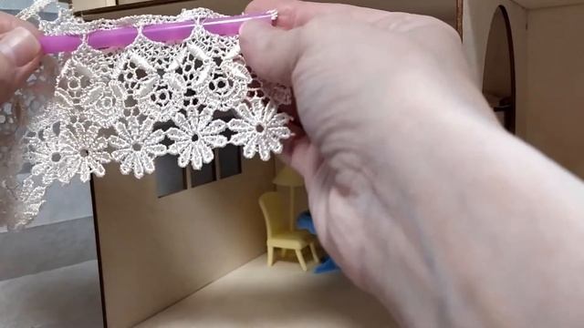 Как сделать шторы в кукольный домик конструктор? (1 вариант) смотреть онлайн