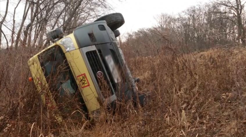 В Приморье перевернулся школьный автобус: в каком состоянии пострадавшие дети?